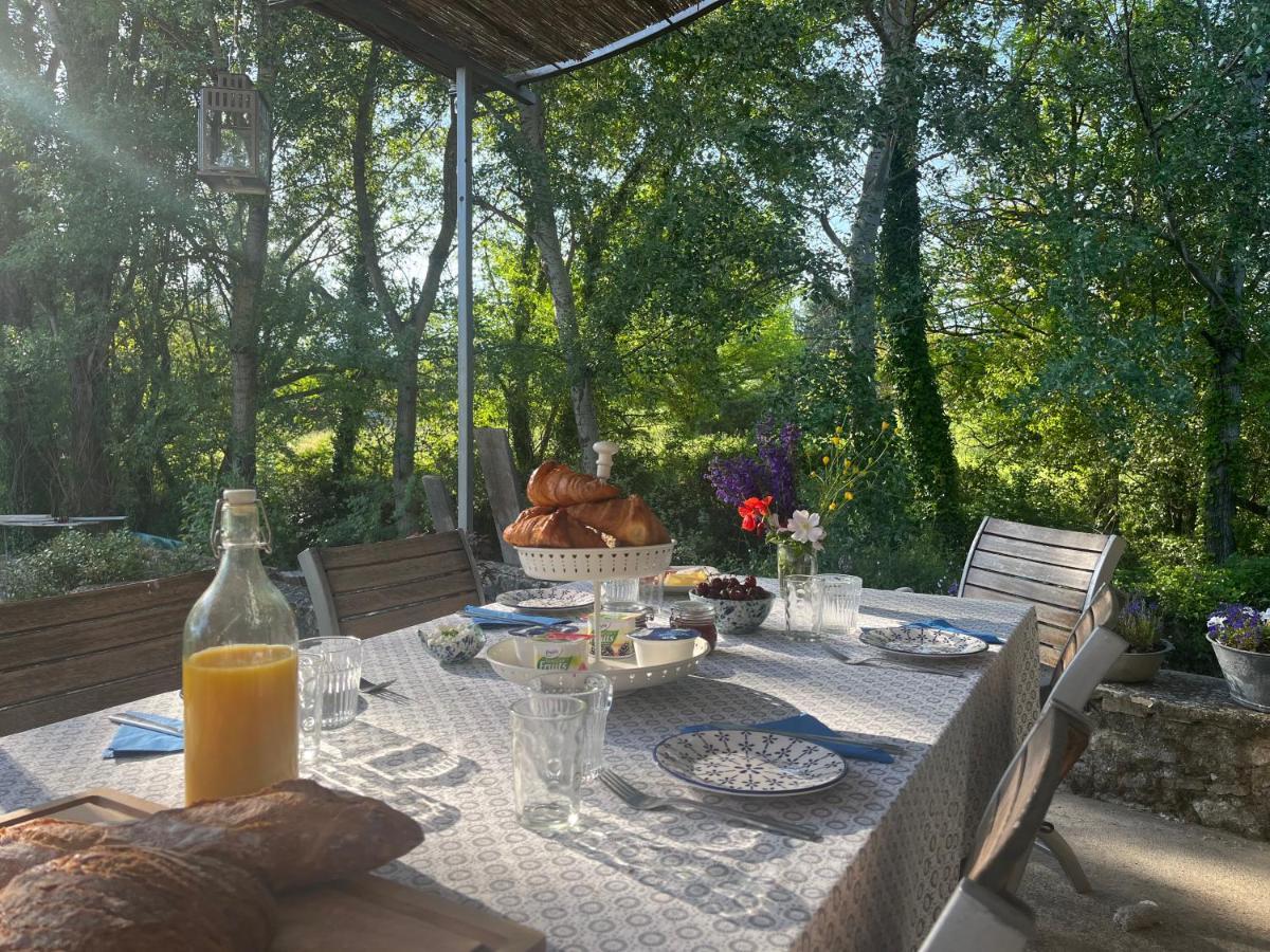 Mas Lou Parpaioun Bed & Breakfast Crestet Екстериор снимка