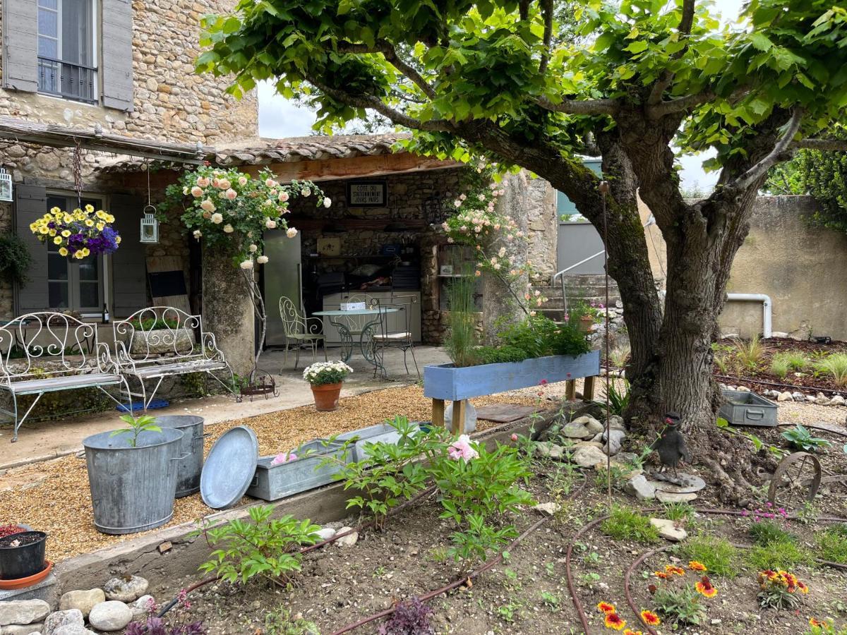 Mas Lou Parpaioun Bed & Breakfast Crestet Екстериор снимка